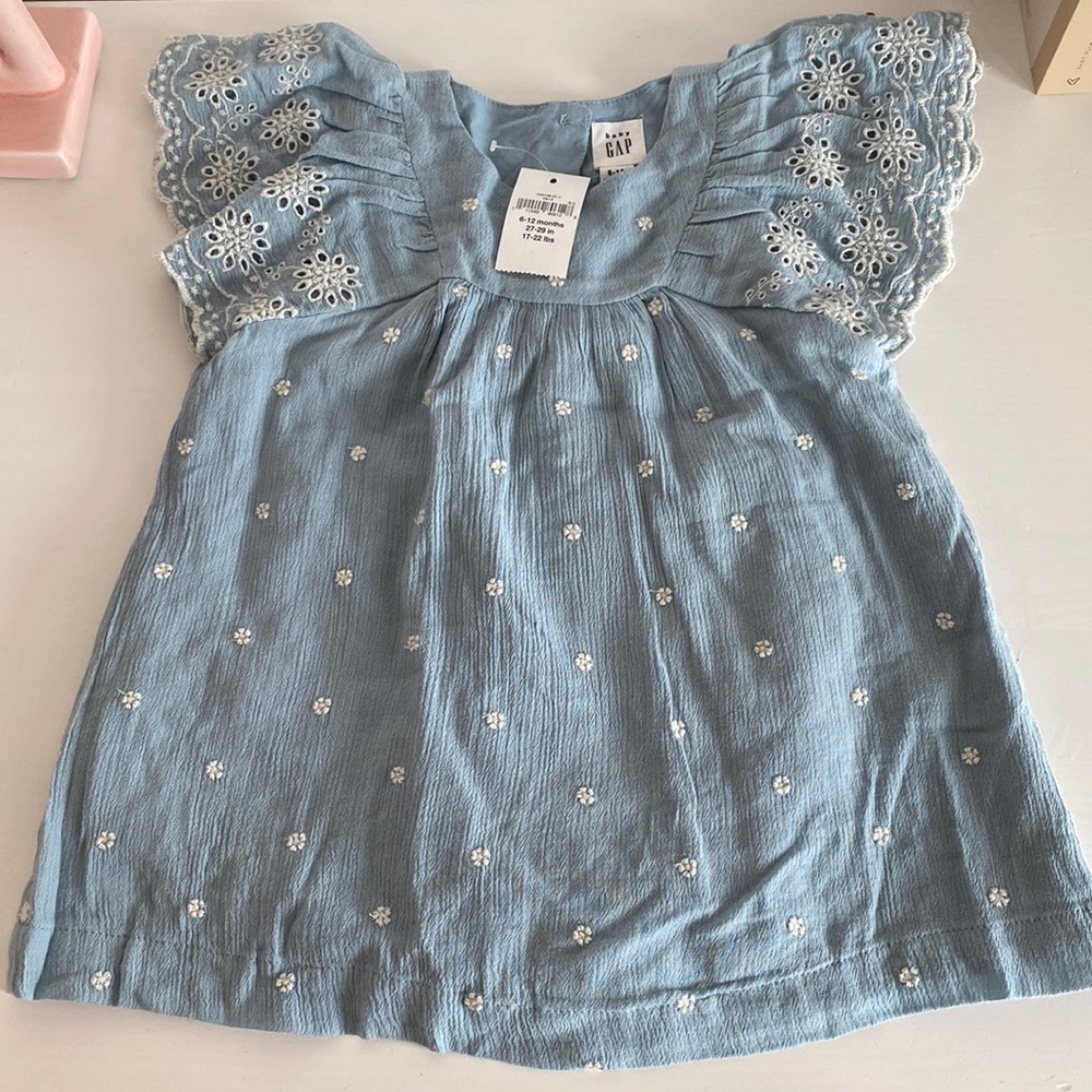 Baby Gap Eyelet dress with bloomers 6-12 months